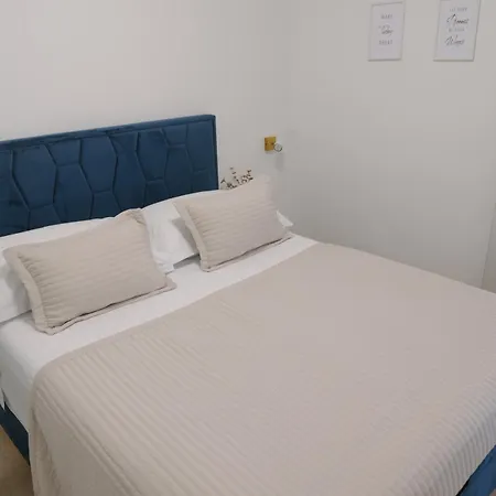 Studio Apartman Plautila 公寓 *