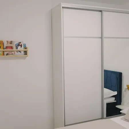 Studio Apartman Plautila 公寓 *